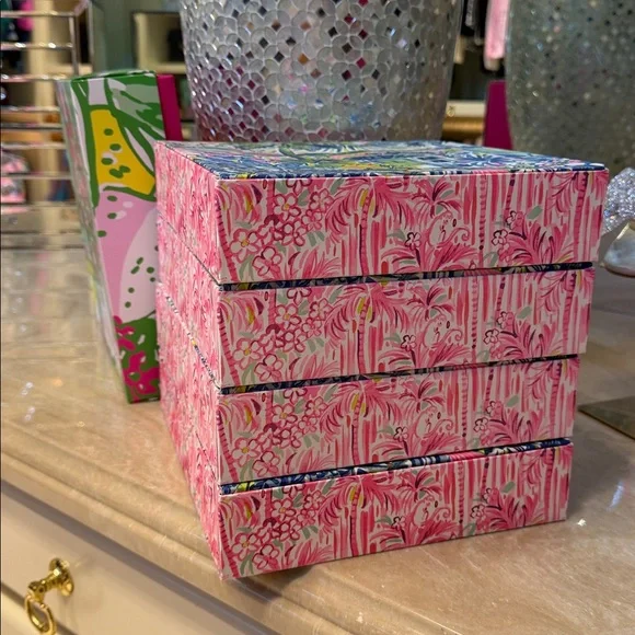 Set of 5 Lilly Pulitzer Gift Boxes - Picture 3 of 5
